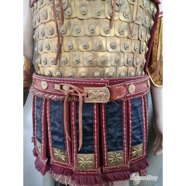 Armure linothorax  antique grecque periode alexandre le grand artisanal avec grves et bouclier