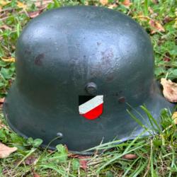 CASQUE ALLEMAND M.1916 réutilisé ww2          De transition 1 INSIGNE