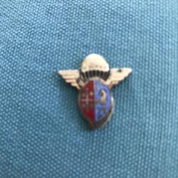 INSIGNE DE BOUTONNIERE (PIN'S) 1ER REGIMENT DE HUSSARDS PARACHUTISTES