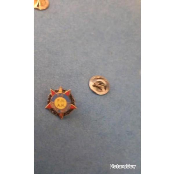 Pin's Andr Maginot Fn Fdration Nationale Militaire tres petit pin's Ref 2769