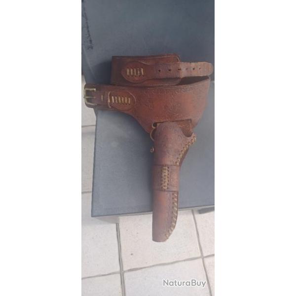 Ceinturon holster en cuir far-west cowboy pour colt. Fabrication ancienne gaucher