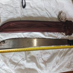 MACHETTE AVEC ETUI EN CUIR