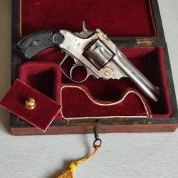 Magnifique coffret et son révolver top break type Smith et Wesson 3eme type calibre .320