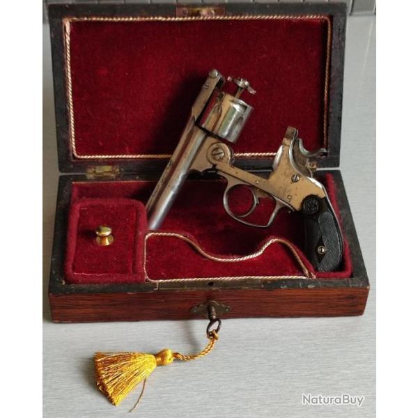 Magnifique coffret et son rvolver top break type Smith et Wesson 3eme type calibre .320