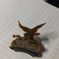 Pin's Bateau militaire mission Balbuzard B.C.R Marine oiseau ref 2712