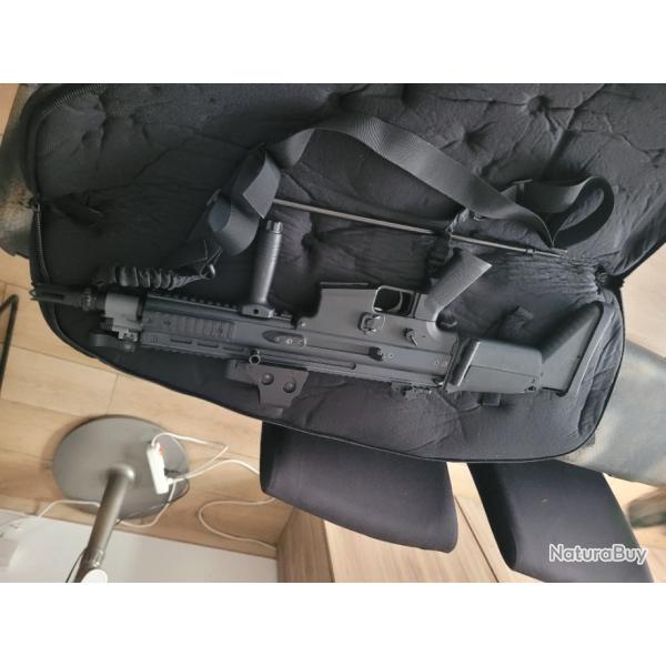 Replique airsoft scar h AEG Cynergun Full mtal  + sacoche de transport + tous les accessoires