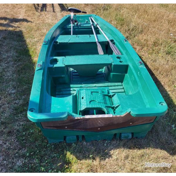 Barque ARMOR 400 avec moteur et rames