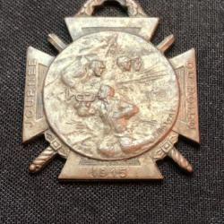 insigne medaille 1915  WW1 JOURNEE DU POILU par bargas