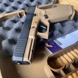 Pack Pistolet Glock 17 Gen5 Coyote - Calibre 9mm PAK