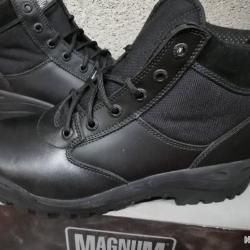 CHAUSSURES PROFESSIONNELLE de qualité de marque MAGNUM taille 38