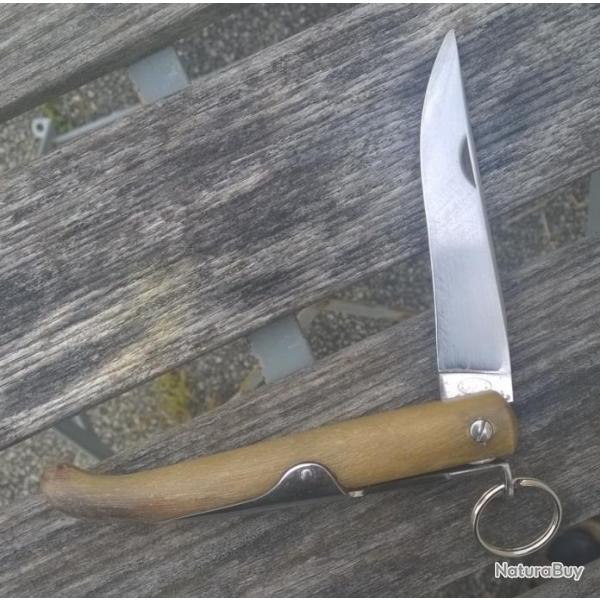 COUTEAU NAVAJA  " YATAGAN "  FORG MAIN PAR JACQUES MONGIN MANCHE CORNE BLONDE  LONG 18 cm