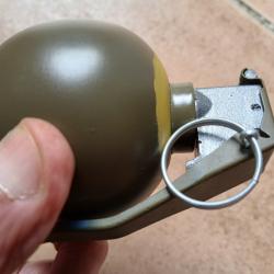 reproduction grenade US M33 (métal)