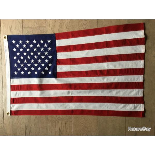 Drapeau Amricain USA 50 toiles brodes bandes cousues fabrication USA 0,57m x 0,92m