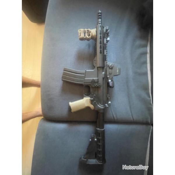 Pack AR15 GBBR + Poigne MAGPUL + Lampe Olight + Sightmark + Autres et Porte plaque quip