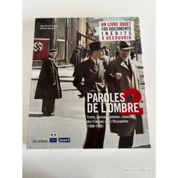 Livre avec documents parole de l'ombre