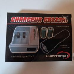 Chargeur de batteries CR123A