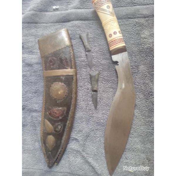 couteau et fourreau khukuri