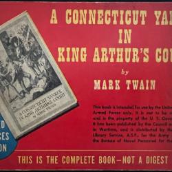 Livre A Connecticut Yankee in king Arthur's Court by Mark Twain - Armed services edition