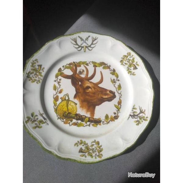 Enchre  1. lot 2 Assiette dcorative tte de cerf.