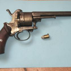 Revolver type Lefaucheux en 12 mm à broche, vers 1870.