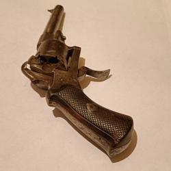 Pistolet à broche calibre je pense 7 ou 8 mm