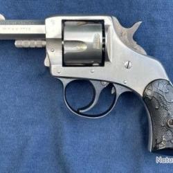 Revolver Harrington & Richardson 5 coups, en calibre 32 S&W short.