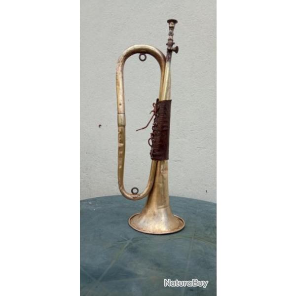 Clairon bugle militaire Couesnon ancien