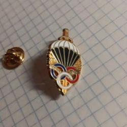 Pin's Militaire Zamac honneur et patrie Parachutiste ref 3336