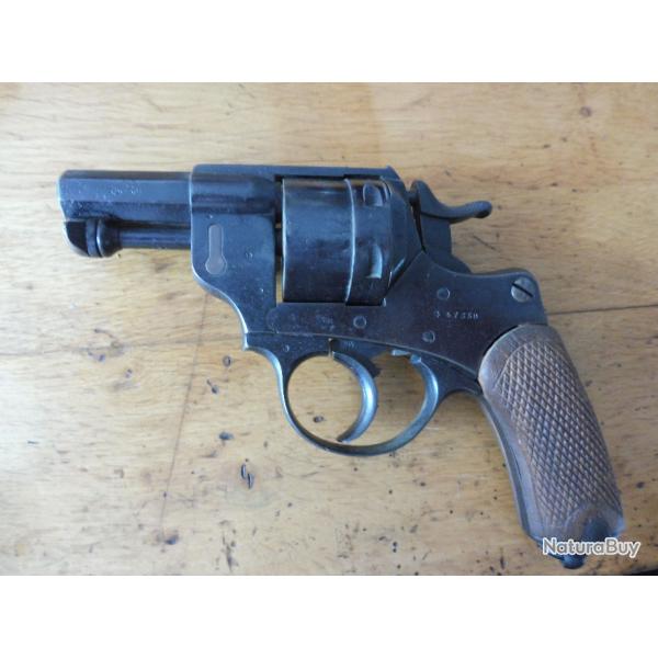 revolver mas 1873  poudre noire 1877 calibre 11mm customis fait ilusion pour un mr 73 categorie d