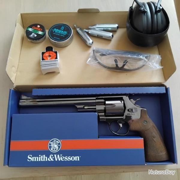 Rvolver Smith et Wesson model 29 et accessoires .