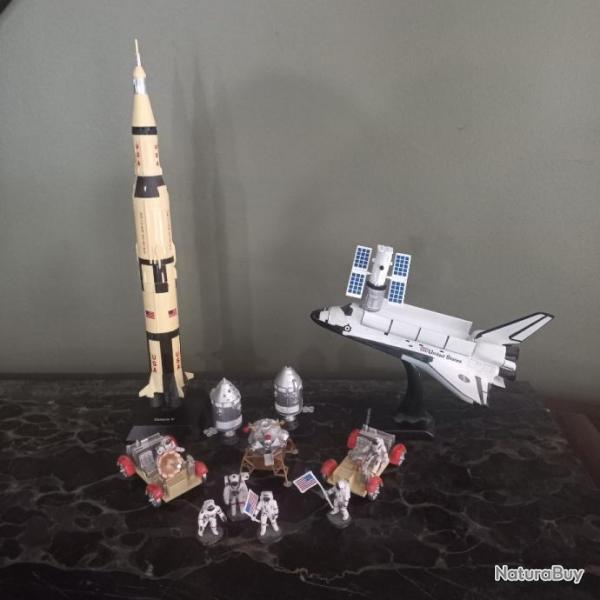 lot objets sur l'espace , NASA , ROVER ,  fuse Ariane V  2 Rovers lunaire  3 satellites  6 figurine