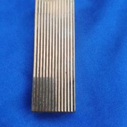 Briquet Must de Cartier plaque orÉtat neuf pour son âge, années 60/70 avec un atypique petit cube PL