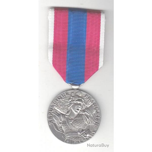 Mdaille Dfense Nationale "Argent". Ordonnance. Etat neuf.