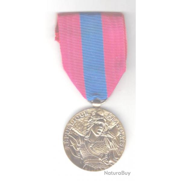 Mdaille Dfense Nationale "Bronze". Ordonnance. Etat neuf.