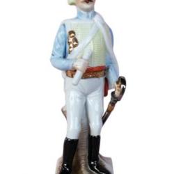 Grande  figurine en porcelaine Officier des chasseurs