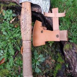 Grosse Hache de Viking Chef Harald Hardrada Lame Acier Carbone 1055 Manche Bois Etui Cuir Artisanat