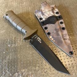 Couteau tactique « WTM » de marque Wildsteer avec étui custom Kydex Kryptek .