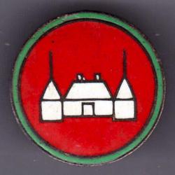 Non-Identifié 123. Rondache émaillée, Chateau blanc, fond rouge, bordure verte. Ø 26 mm. SM. Tout re