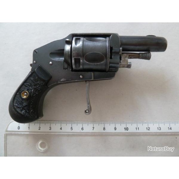 Joli revolver Bulldog Puppy hammerless 320