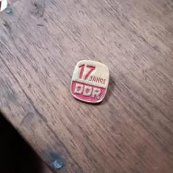 Badge 17 ans de rda