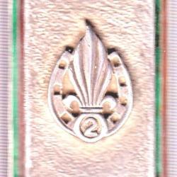 2° REI. 2° Régiment Etranger d'Infanterie. 7 trous. En Argent massif.. Au verso récit du combat de E