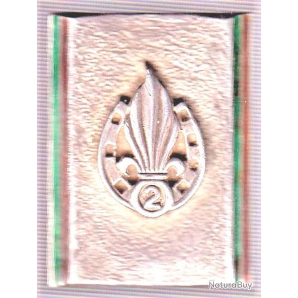 2 REI. 2 Rgiment Etranger d'Infanterie. 7 trous. En Argent massif.. Au verso rcit du combat de E