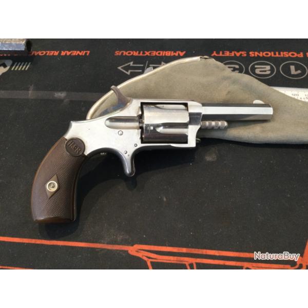 Revolver Harrington & Richardson cal 32 rimfire