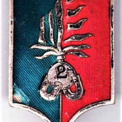 2° REI/ Cie Montée. 2° Régiment Etranger d'Infanterie/ Compagnie Montée. 29 X 34 mm. émail grand feu