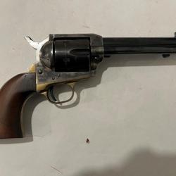 Revolver UBERTI Modèle Cattleman Calibre 44 40