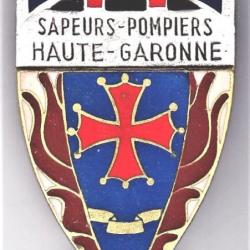 Pompiers de la Haute-Garonne. haches droites. Croix Occitane. Drago.