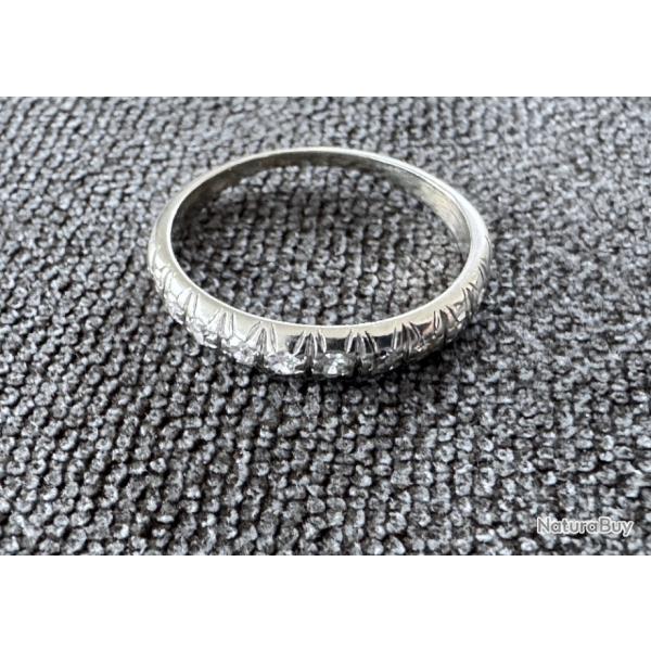 Bague or blanc 18 carats avec 11 diamants - taille 50