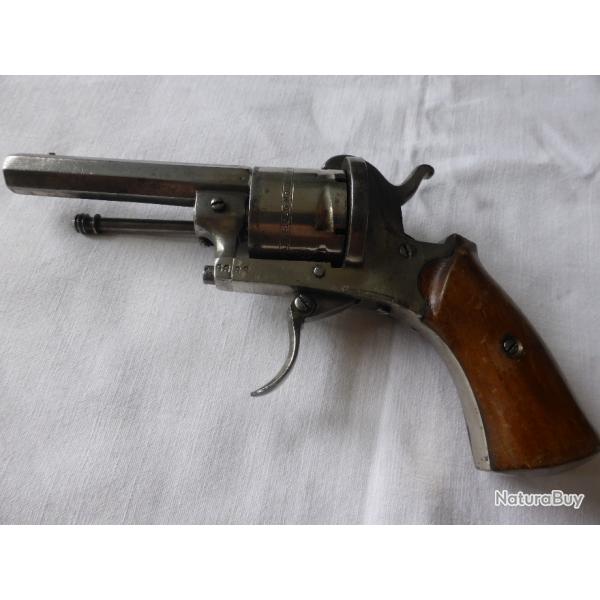 Joli revolver  broche 7mm