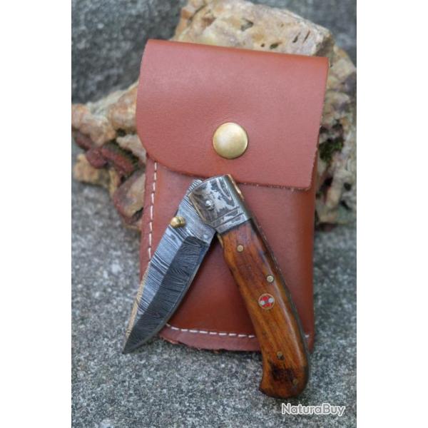 Beau Couteau Classic Damas Lame 128 Couches Manche Bois Linerlock Etui Cuir Fabrication Artisanale