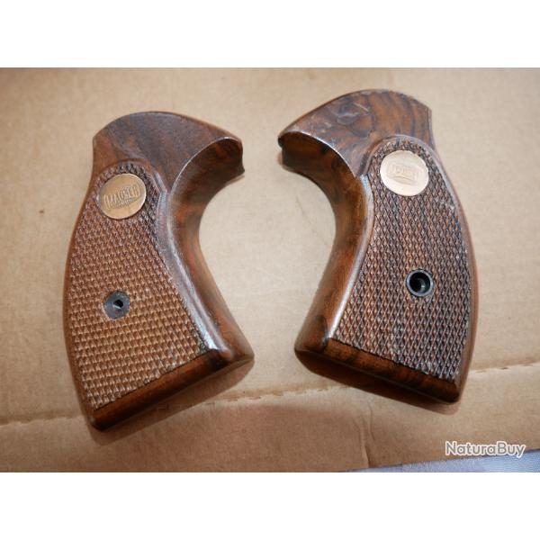 Plaquettes bois de Revolver MAUSER